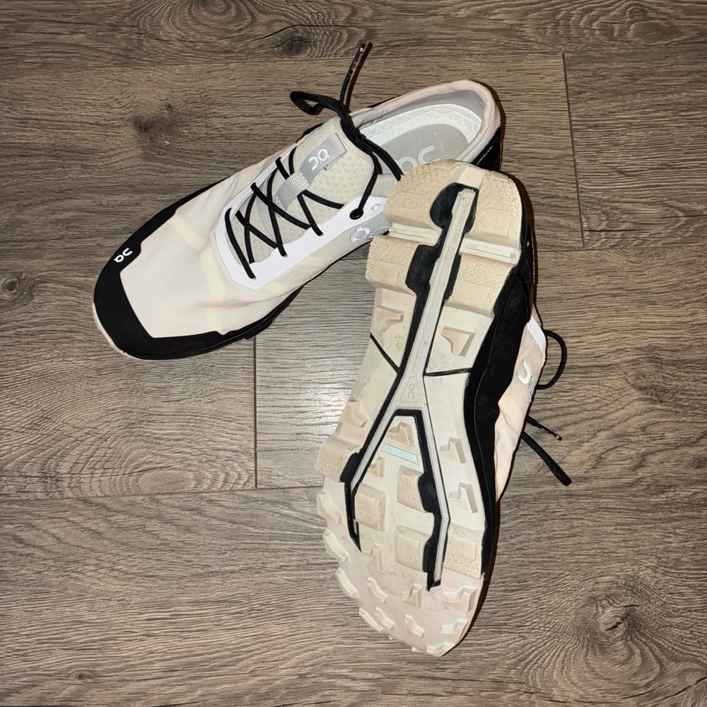 EUC men’s oncloud cloud tech running sneaker - Picture 3 of 4